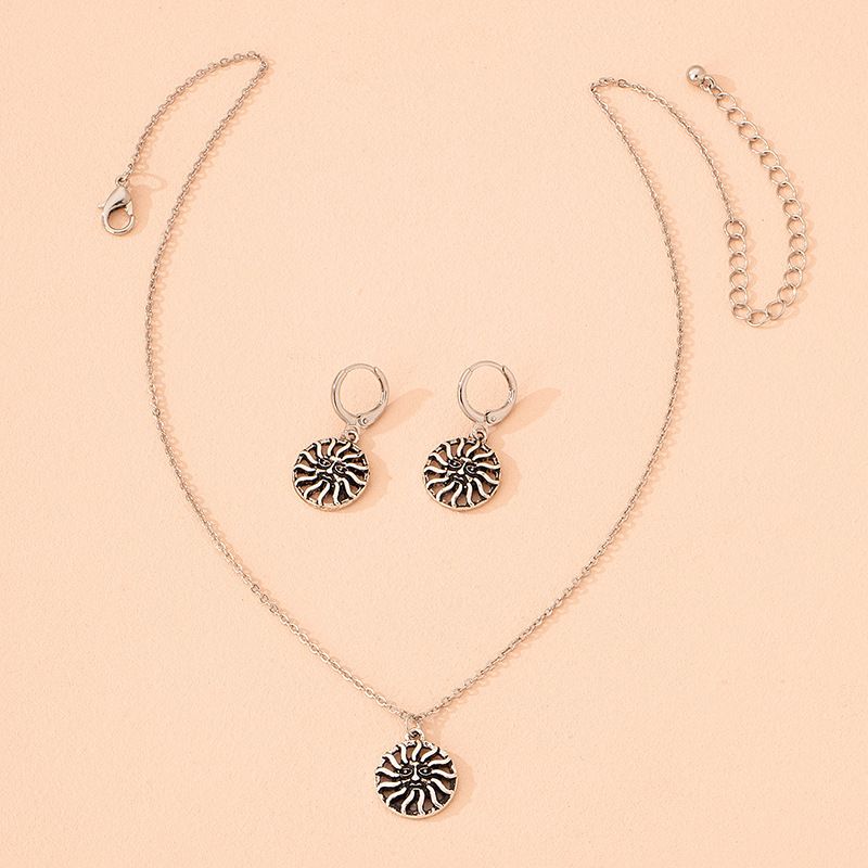 2021 Nuevos Pendientes De Moda Conjunto Retro Girasol Punk Moderno Anillo De Oreja Collar Ins Accesorios