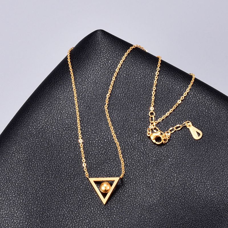 L65 Titanium Steel 18k Gold-plated Necklace Triangle Welding Beads Hollow Short Chain Same Fashion Necklace