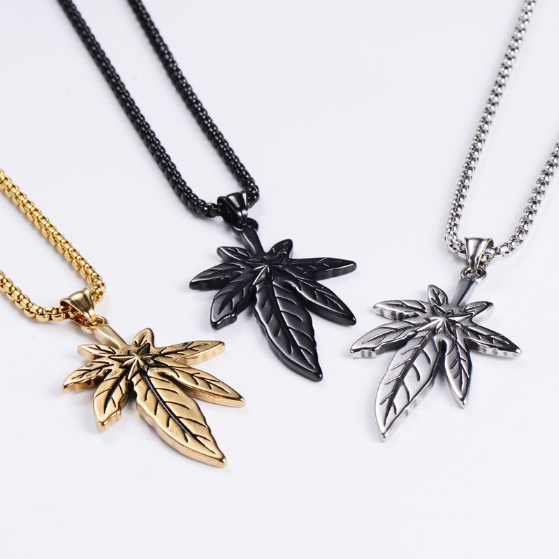 Wholesale Black Gold Three-color Big Maple Leaf Pendant Stainless Steel Necklace