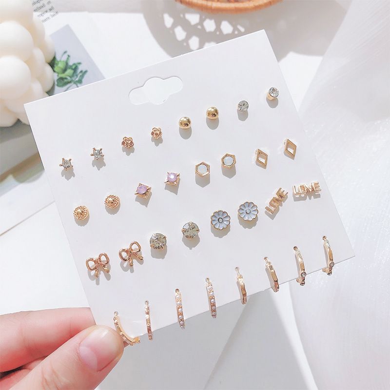 Koreanische Modeperle Strass Ohrringe Kleine Gänseblümchen Love Stern Geometrische Ohrringe Set Großhandel
