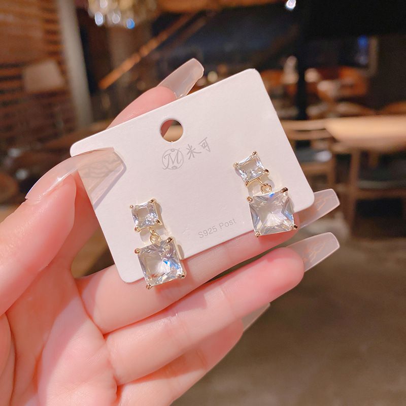 Mikroeingelegte Zirkonkristallohrringe Im Koreanischen Stil Einfache Quadratische Ohrringe Großhandel