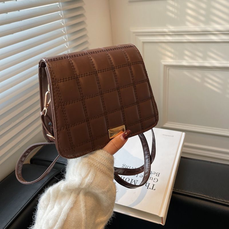 Fashion Texture Messenger Bag Korean Version Simple Shoulder Bag Chocolate Bag