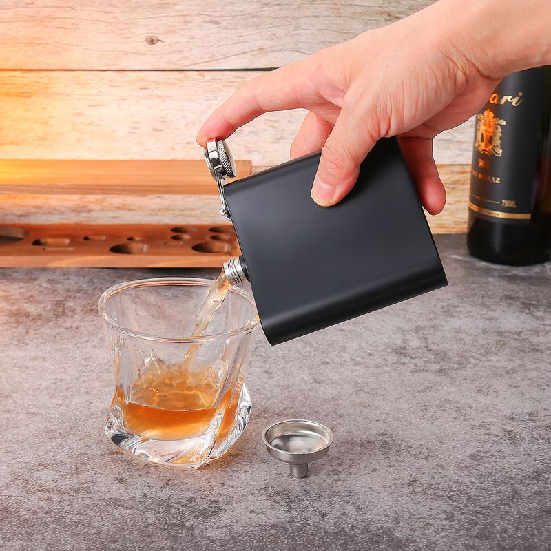 1pc Plain Hip Flask With Funnel