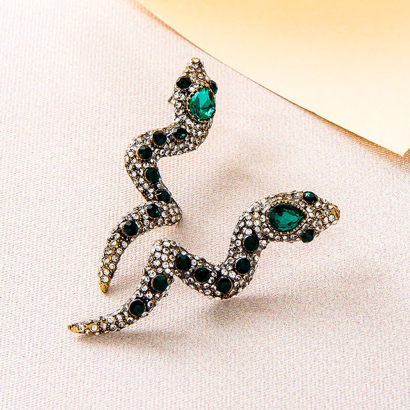 Retro Fashion Animal New Personality Creative Diamond Emerald Snake Earrings