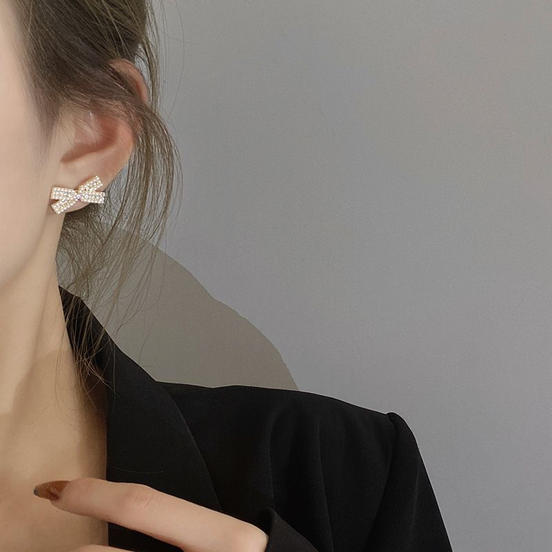 Korean Personality Pearl Earrings Bow Diamond Niche Earrings