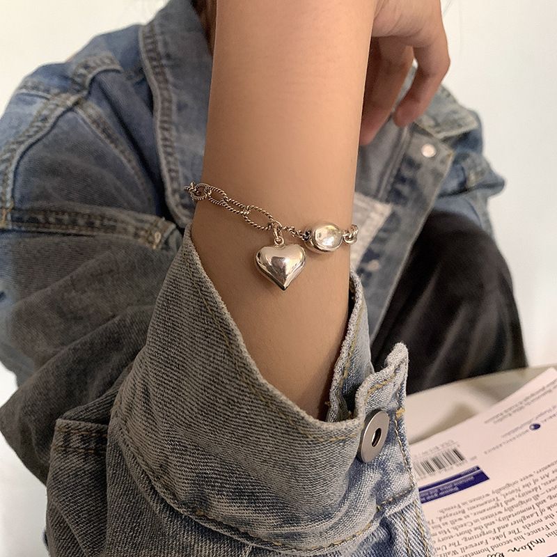Bracelet Coeur Tridimensionnel Féminin Design Simple Sens Niche Hip Hop Rétro Bijoux Coréens