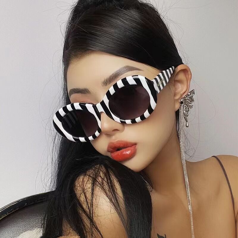 Black And White Striped Oval Sunglasses New Personality Female Hip-hop Sunglasses Trend