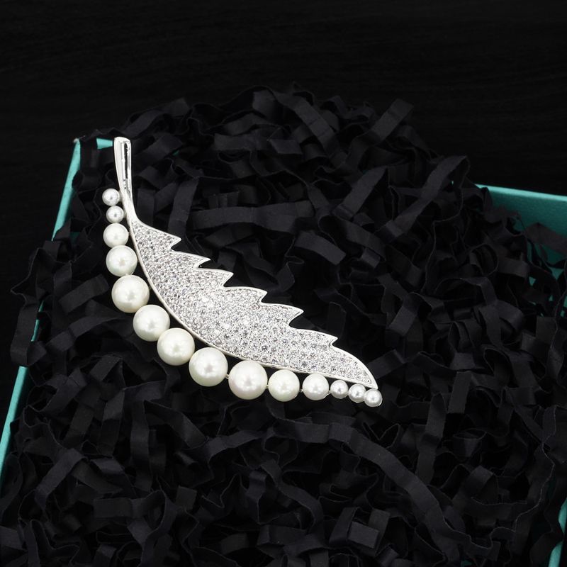 Fashionable Exquisite Pearl Geometric All-match Brooch