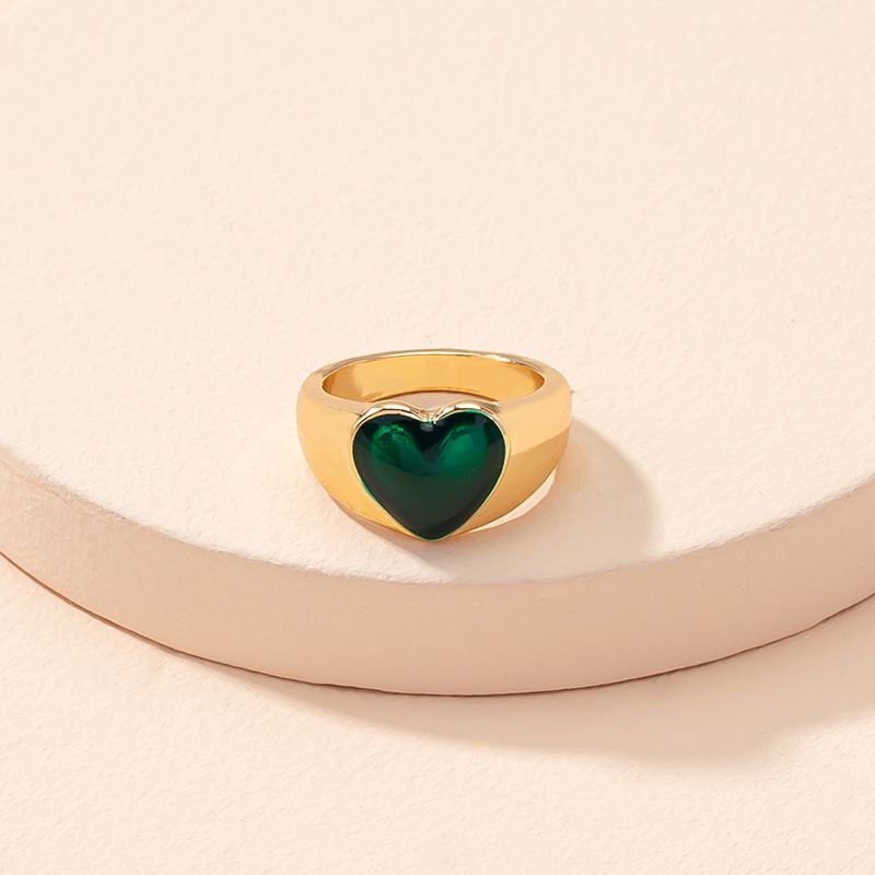 Emerald Retro Ring Design Sense Heart Ring Wholesale