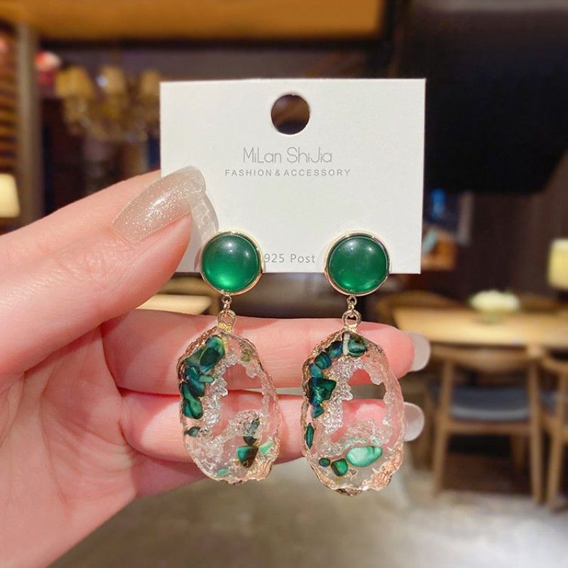 2021 New Oval Shape Fashion Artificial Emerald Earrings