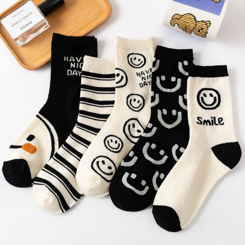 Schlauchsocken Baumwolle Herbst Und Winter Neue Cartoon Süße Socken Koreanische Schwarz-weiß Lächelnde Gesichtssocken