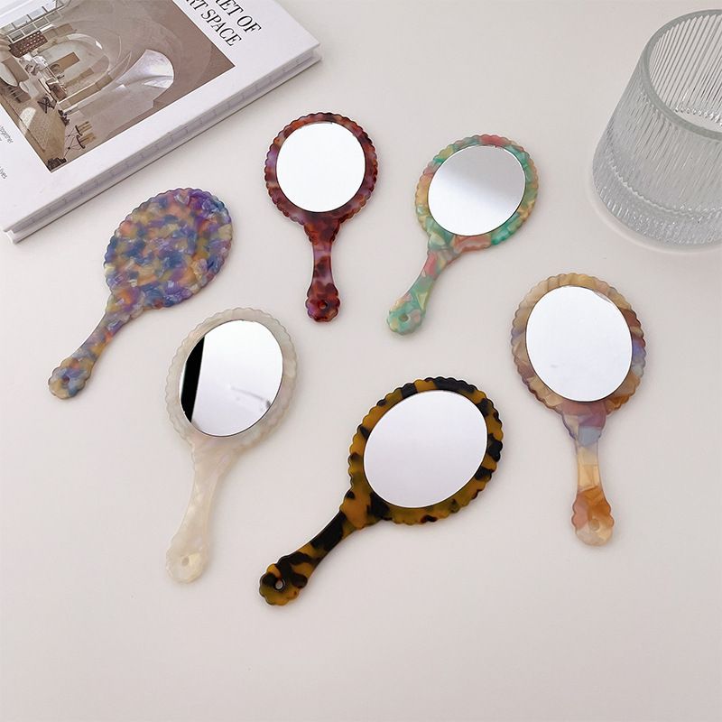 Koreanischer Mode Retro Ovaler Spiegel Tragbarer Kompakter Spiegel Täglicher Make-up Kleiner Spiegel