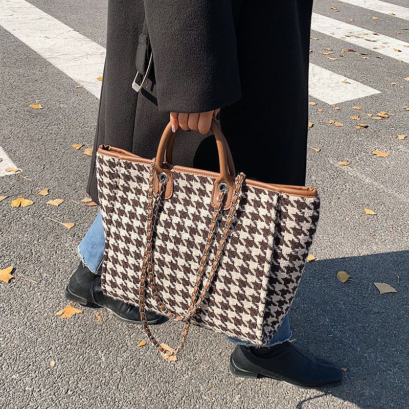 High-grade Chain Shoulder Large Capacity Tote Bag 2021 New Bags Women's Commuter Houndstooth Portable Big Bag