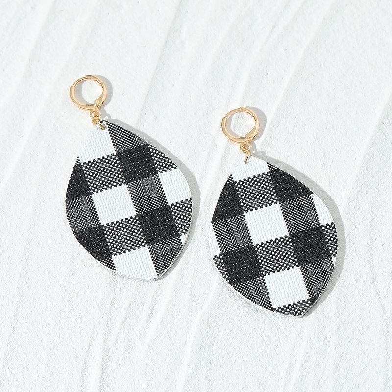 Qingdao Davey European And American Fashion Jewelry Black And White Checkerboard Pu Leather High Profile Large Earrings Women's Earrings