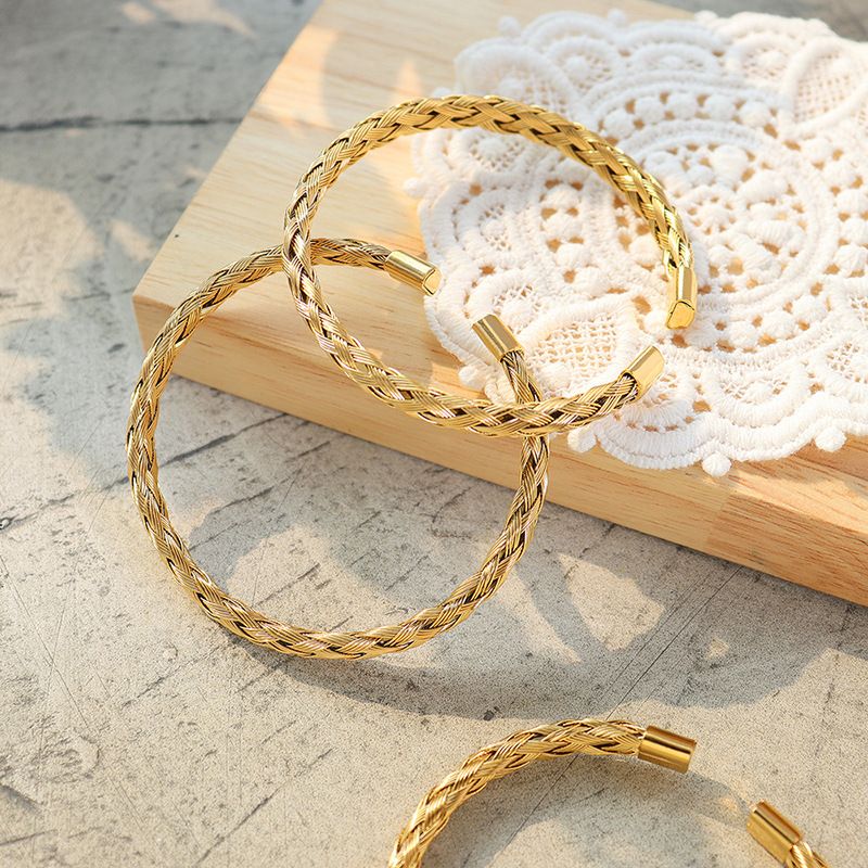 Einfaches Retro-bambus Offenes Armband Gewebter Schmuck Titanstahl Material Überzogenes 18k Goldarmband