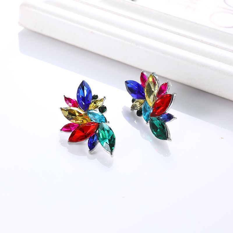 European And American Fashion Geometric Flower Alloy Diamond Earrings Female Wholesale