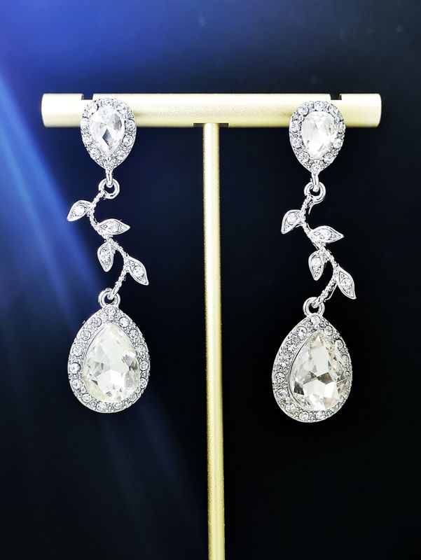 Fashion Drop Shaped Crystal Diamond Earrings Korean Leaf Earrings