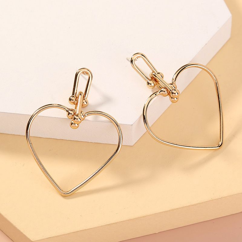 Heart Earrings Simple Fashion Personality Hollow Heart-shaped Alloy Stud Earrings