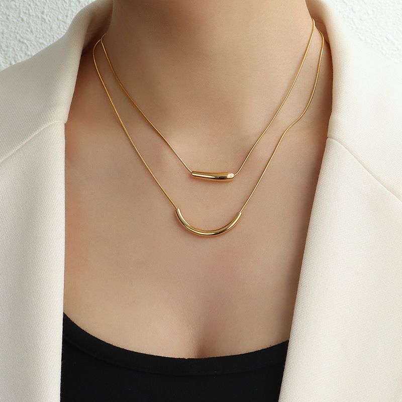 Collier En Acier Au Titane Romantique Simple En Forme De Sourire Doré