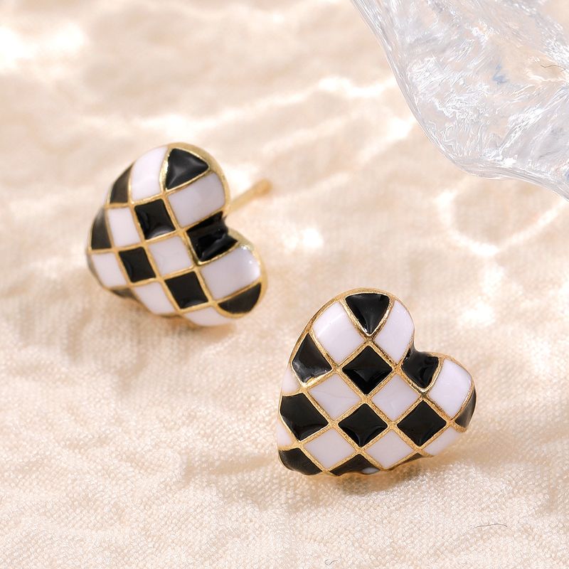 Pendientes De Mujer En Forma De Corazón Exquisitos A Cuadros En Blanco Y Negro De Moda