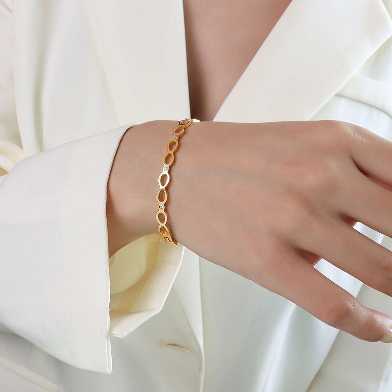 Style Coréen Mode Simple Numéro Chanceux 8 Bracelet En Zircon Ornements À La Main En Acier Au Titane