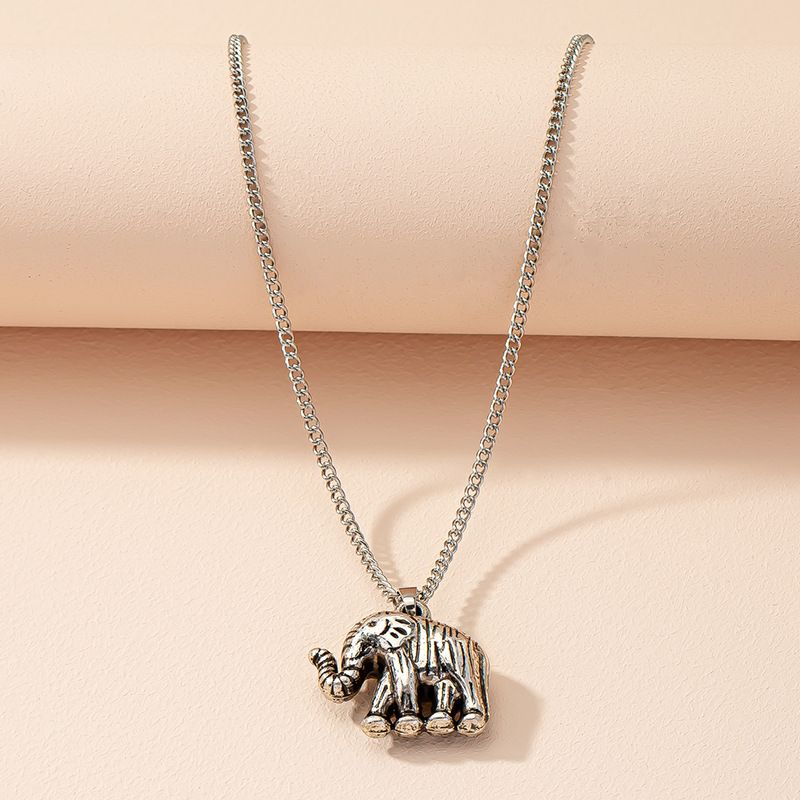 Retro Sweater Necklace Punk Fashion Elephant Pendant Clavicle Chain Wholesale