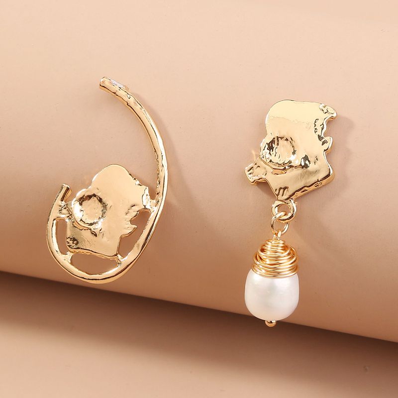 Fashion Asymmetric Freshwater Pearl Alloy Earrings