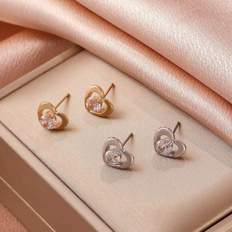 Einfache Herz Mode Metall Zirkon Herz Kupfer Ohrringe