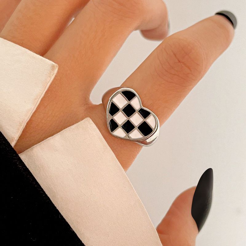 New Black And White Heart Ring Creative Geometric Oil Drop Index Finger Ring