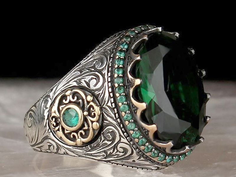 European And American Craftsman Diamond Emerald Green Zircon Ring Wholesale