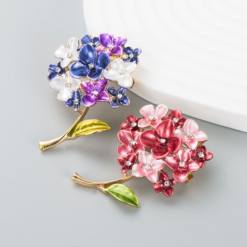 Fashion Rhinestone Dripping Flower Brooch Simple Brooch Accessories