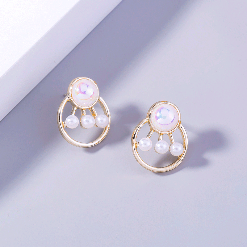 European And American Golden Pearl Round Flower Earrings