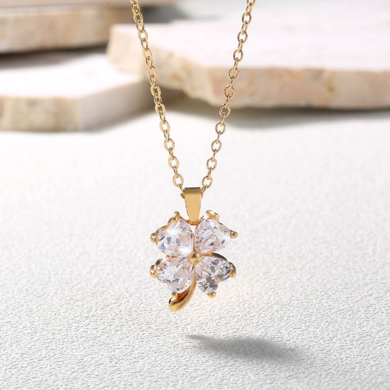 Classic Golden Love Four-leaf Clover White Zircon Pendant Necklace