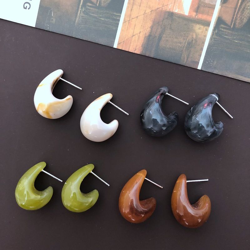 Resin Small Snail Shape Earrings