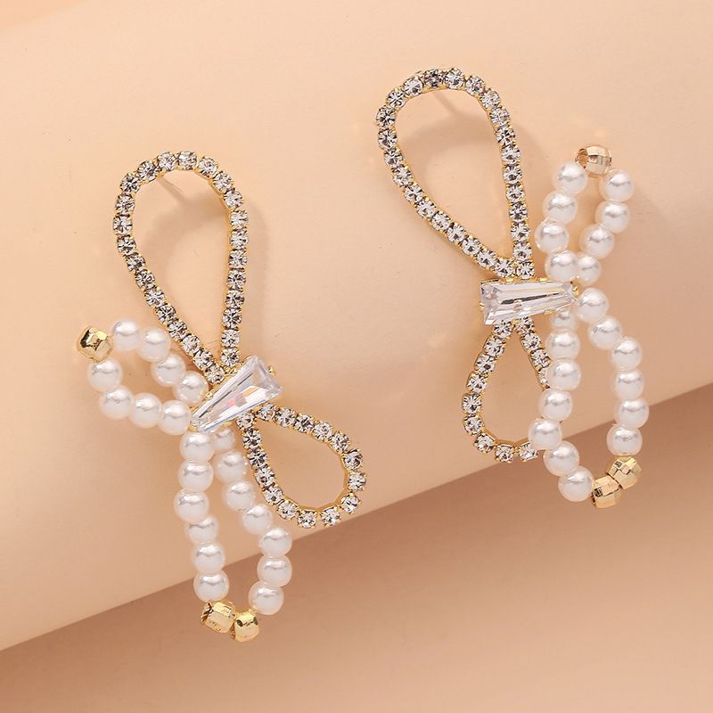 Aretes Retro Con Lazo De Perlas Con Incrustaciones De Diamantes