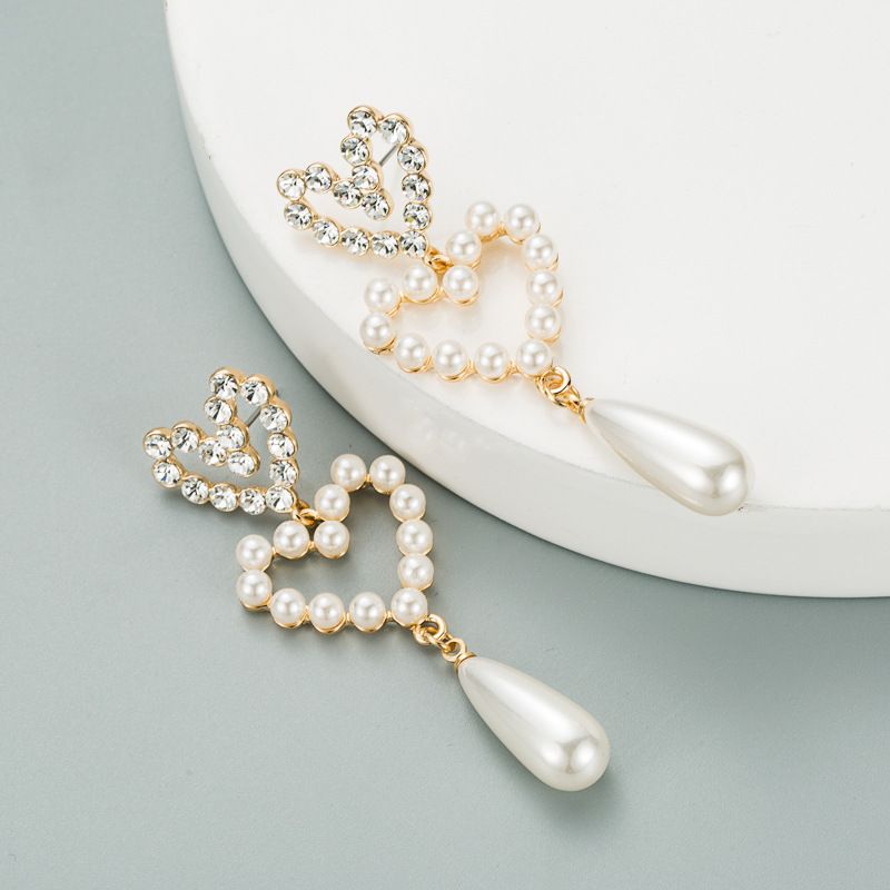Fashion Pearl Diamond Heart-shaped Earrings