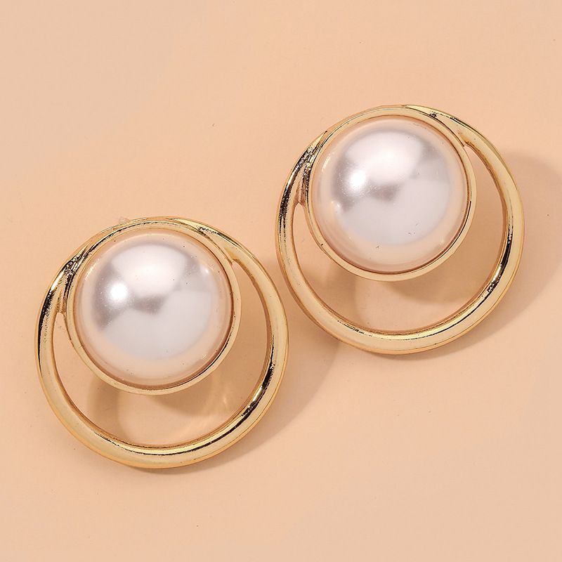 Fashion Exquisite Retro Pearl Earrings