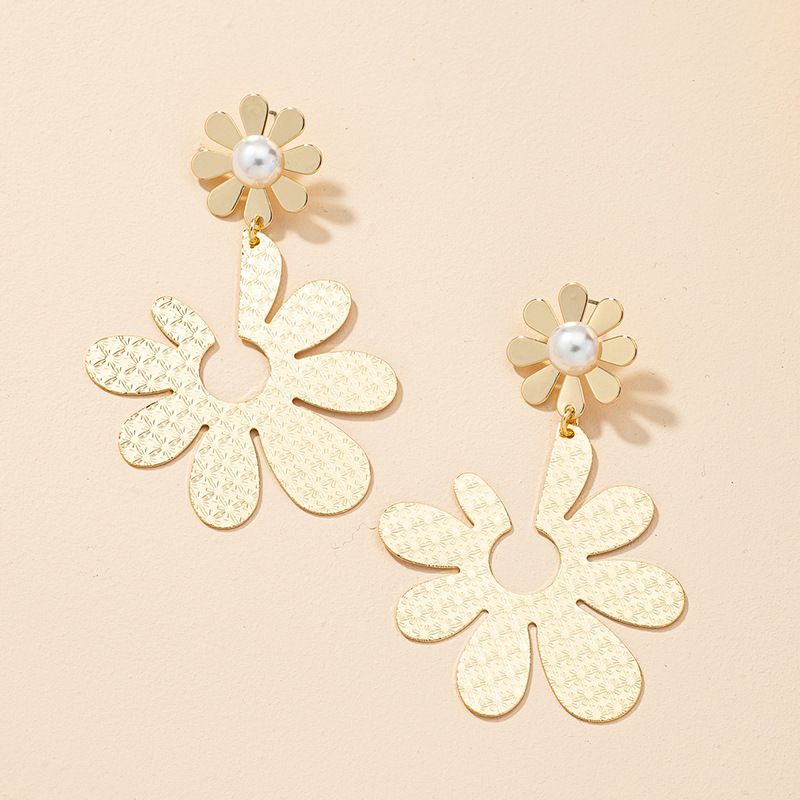 Fashion Metal Pearl Flower Earrings