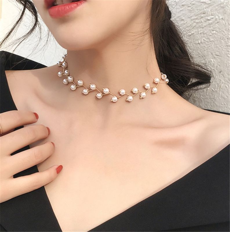 Simple Pearl Fashion Short Necklace