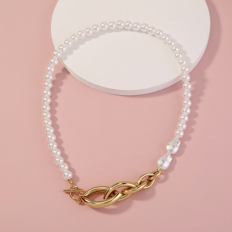 Simple Pure White Highlight Pearl Necklace