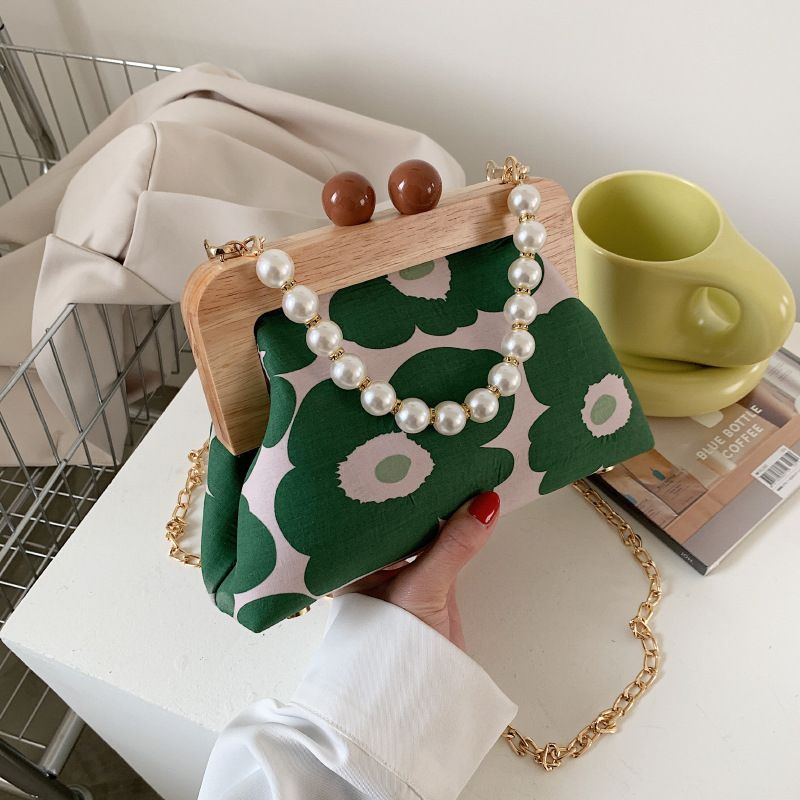Fashion Contrast Color Chain Wooden Handle Pearl Handbag