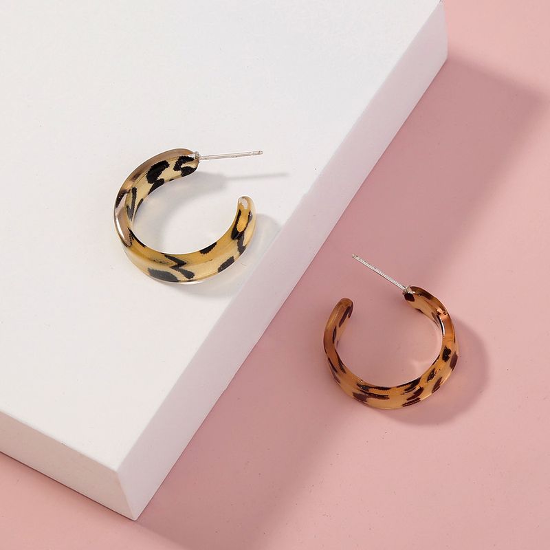 Retro C-shaped Leopard Print Earrings