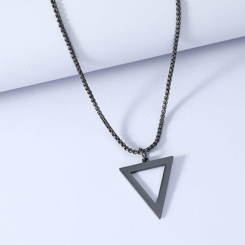 Collier Triangle Simple En Acier Titane Noir