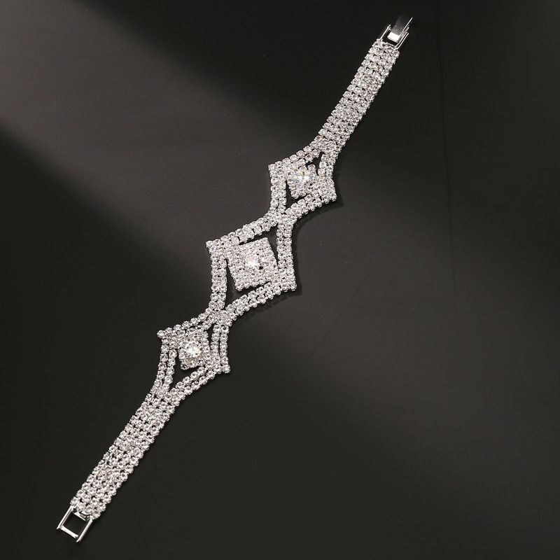 Bracelet En Diamant À La Mode Simple