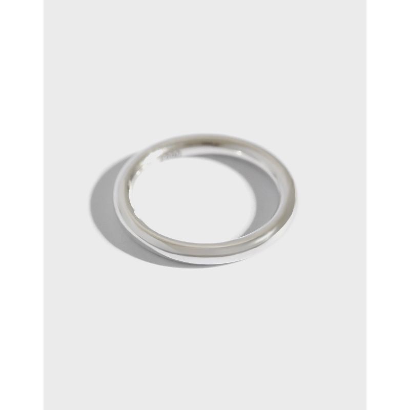 Korean Minimalist Aperture Smooth Ring