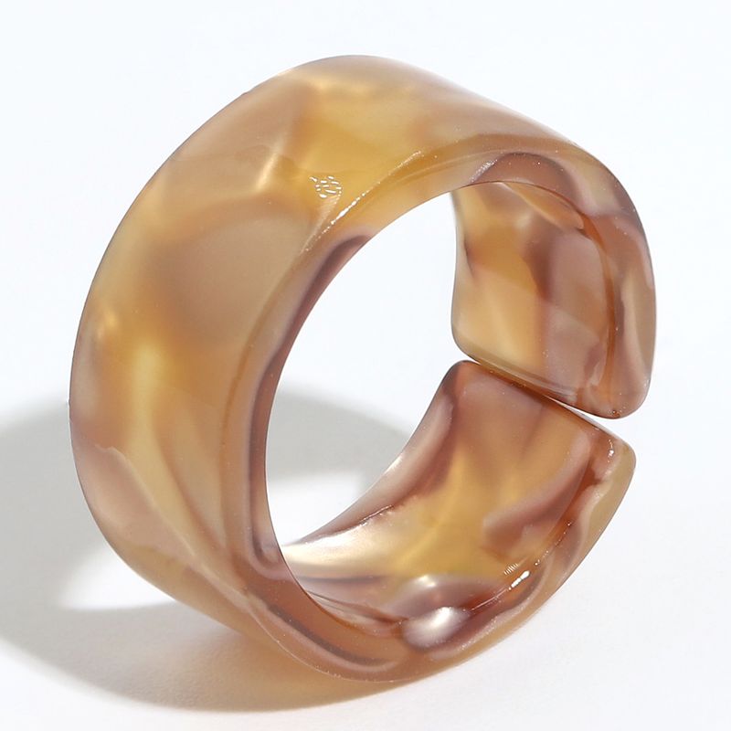 Retro Incomplete Circle Resin Ring