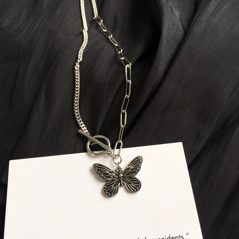 Collier À La Mode En Forme De Papillon