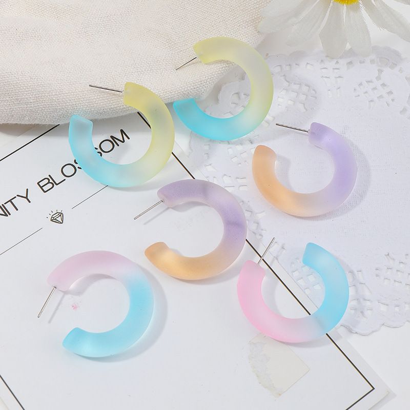 Fashion Gradient Color C-shaped Resin Earrings