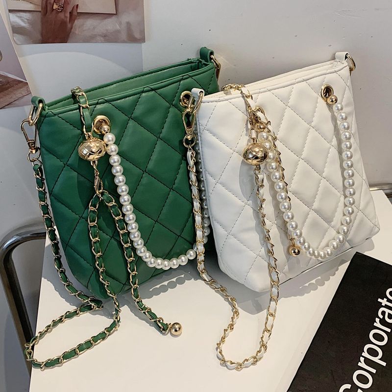 Fashion Embroidery Thread Rhombic Chain Shoulder Messenger Portable Bag Wholesale