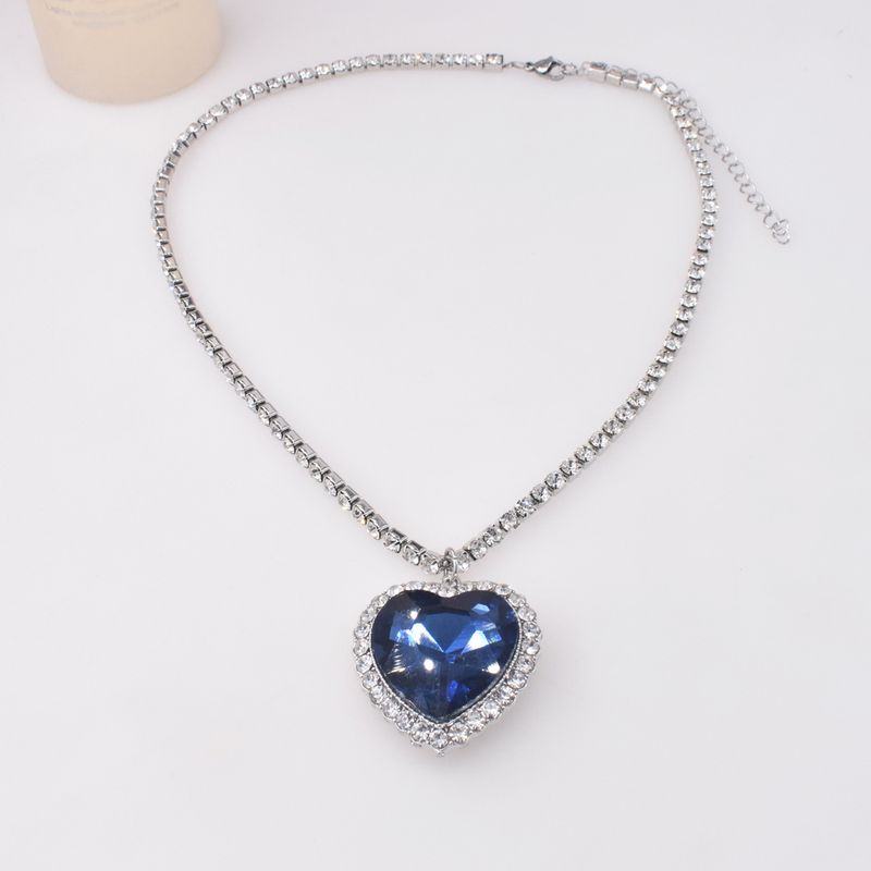 Korea New Fashion Trendy Diamond Sea Heart Necklace